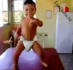 Не шуточный танец парнишки